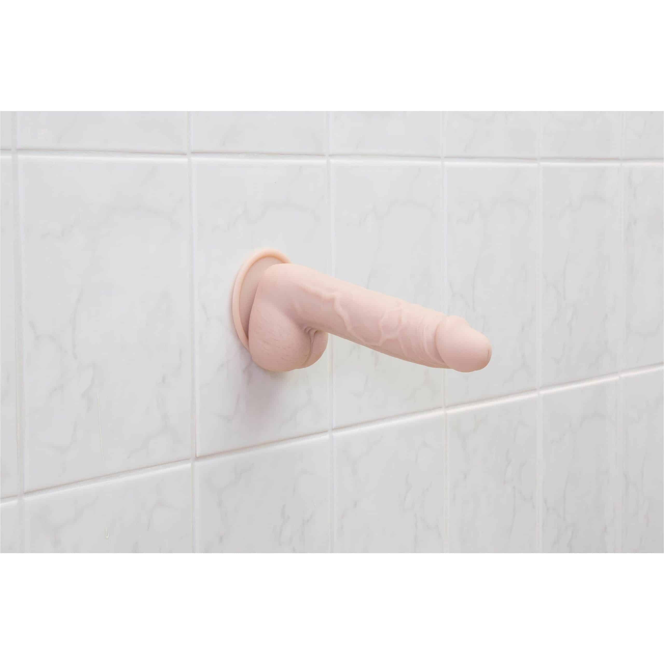 Marque de toxicomanie 7,5" Dildo avec boules avec balle - Beige image 5