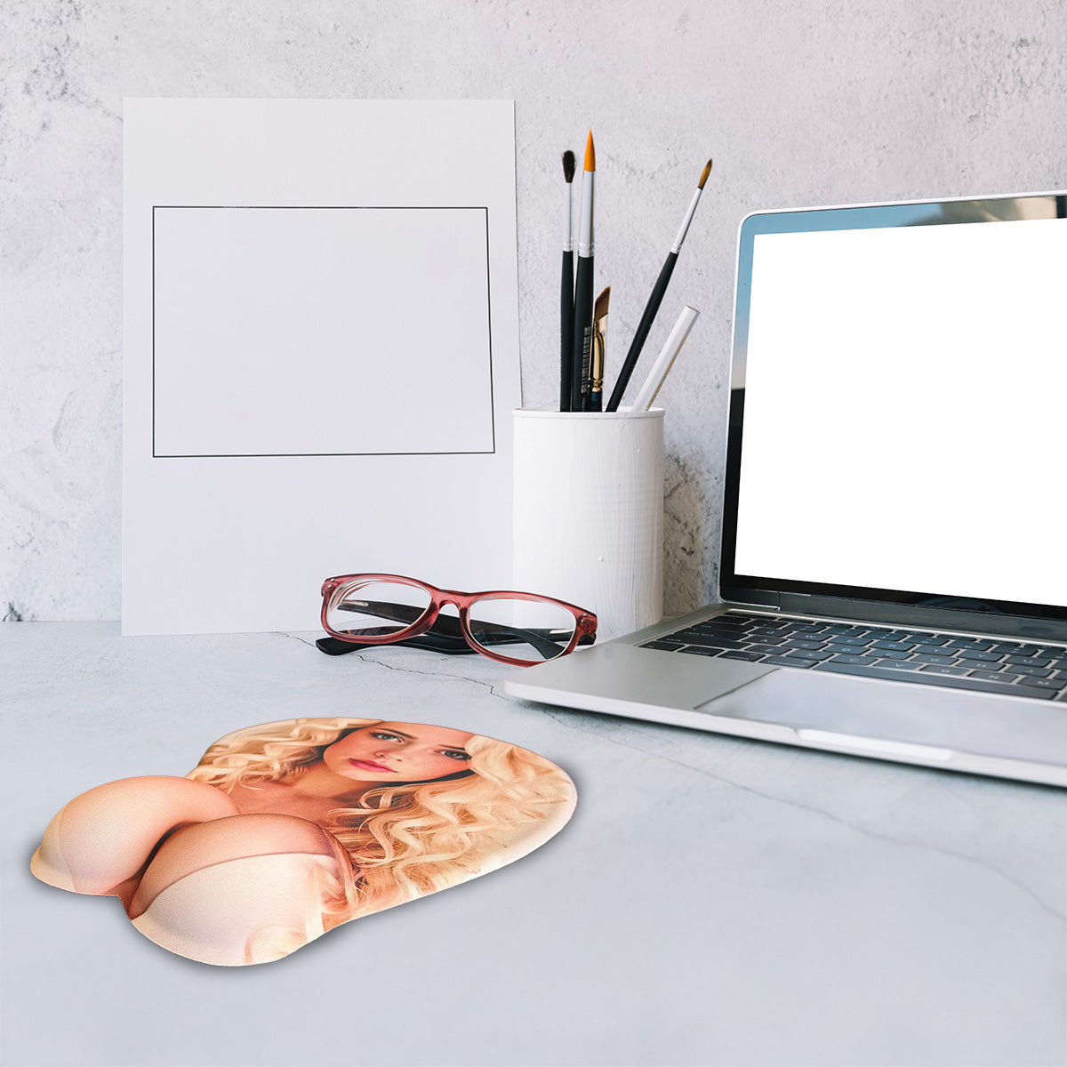 Pad de souris Anime – Blonde avec soutien-gorge blanc