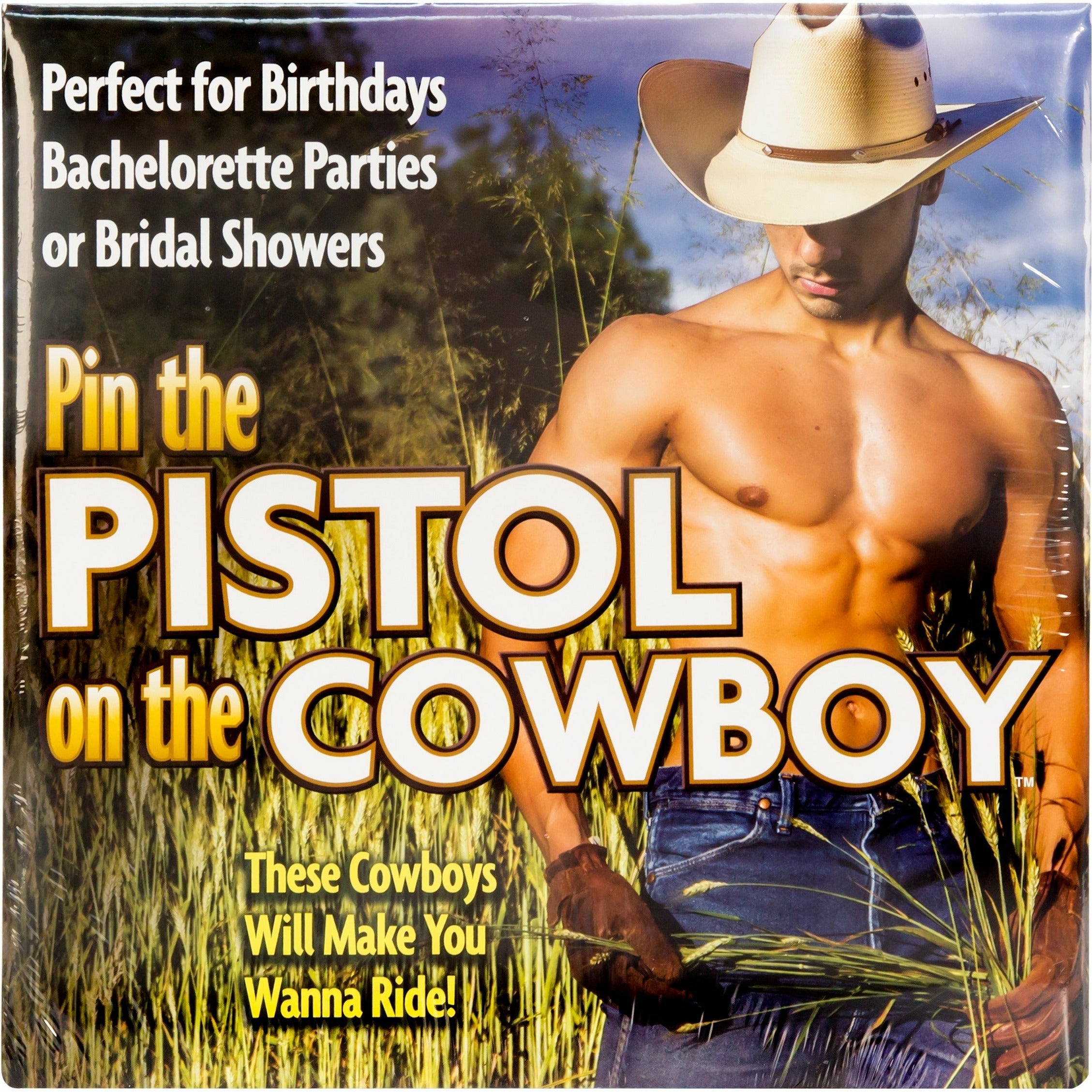 Petit génie épingle le pistol sur le jeu de cowboy