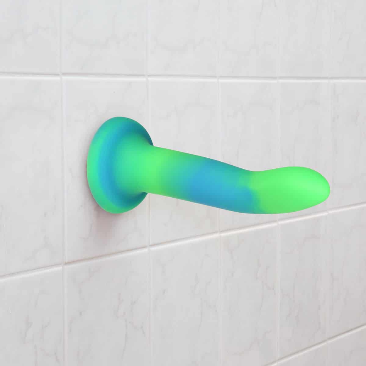 Rave by Addiction - 8" Glow in the Dark Dildo - Bleu Vert image 5