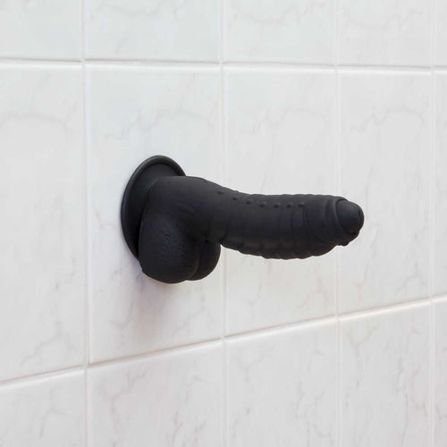 Pure Love® - Dildo de silicone fantaisie avec base d'aspiration – 7 po – noir image 4