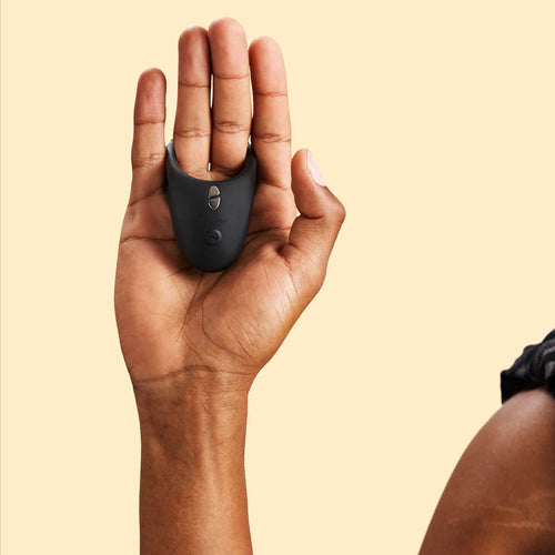 We-Vibe Special Edition Tease Us Set (Moxie+ &amp; Bond) image 2